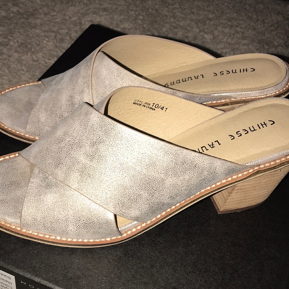 Chinese Laundry heeled mule